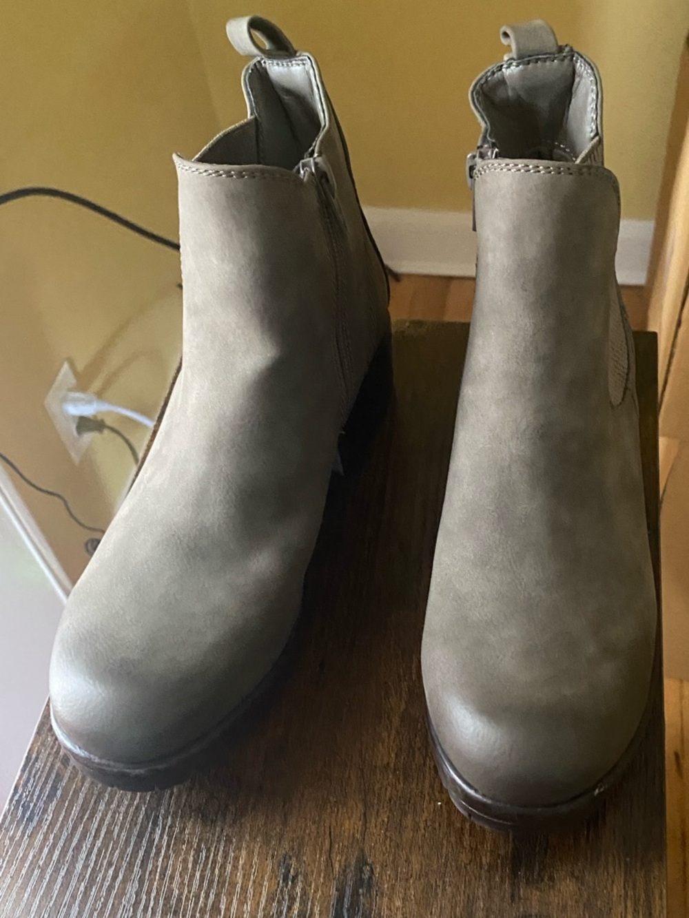 Crown Vintage Women's Chelsea Ankle Boots in Gray-Taupe